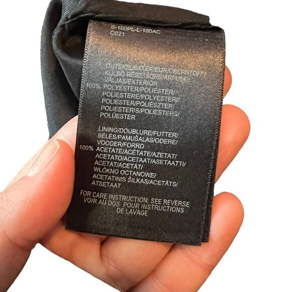 3 for $30! Mexx patterned flowy mini skirt. Size 4 - Picture 4 of 8